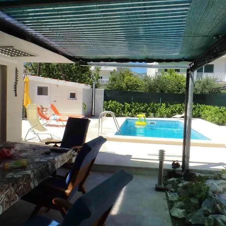 Charming Flat In Kastel Stafilic With Shared Pool 27 M² Kaštela