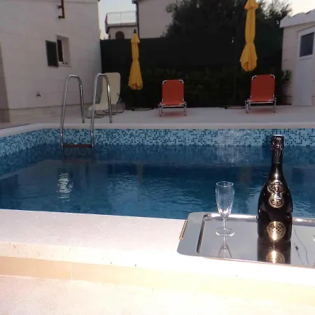 Charming Flat In Kastel Stafilic With Shared Pool 27 M² Apartment