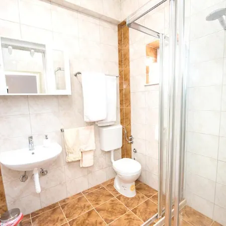 Charming Flat In Kastel Stafilic With Shared Pool 27 M² Kaštela