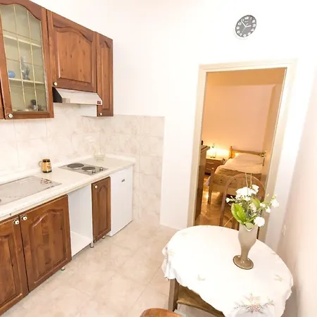 Charming Flat In Kastel Stafilic With Shared Pool 27 M² * Kaštela