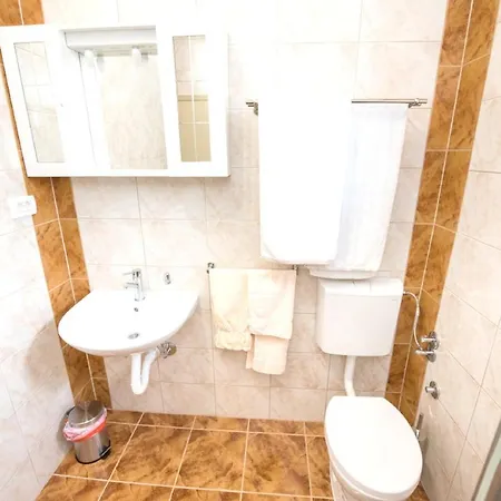 Apartment Charming Flat In Kastel Stafilic With Shared Pool 27 M² *