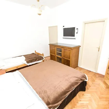 Apartmán Charming Flat In Kastel Stafilic With Shared Pool 27 M² *
