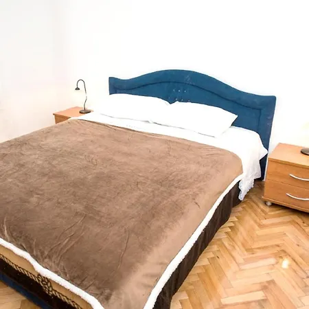 Charming Flat In Kastel Stafilic With Shared Pool 27 M² Kaštela